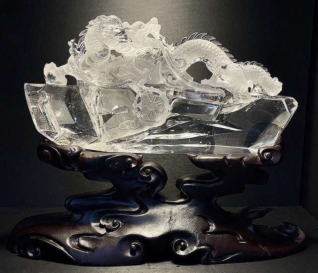 Chinese Exquisite Handmade dragon Carving Natural Crystal Statue