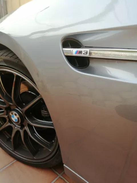 Coppia White carbon Emblema frecce Laterali M3 per Bmw E90 E92 E93 adesivi 2