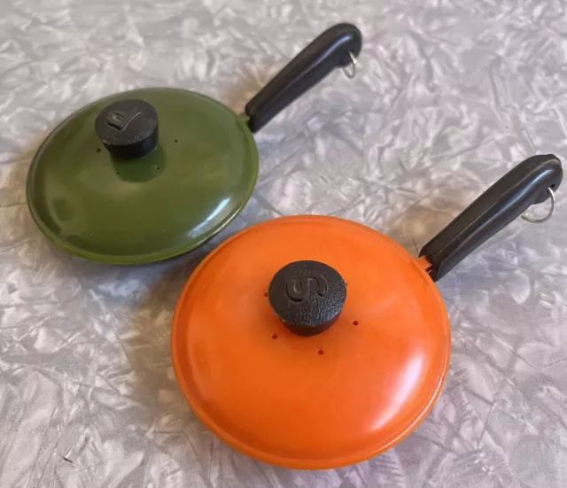 Vintage Kitschy Green & Orange Frying Pan Salt & Pepper Shakers