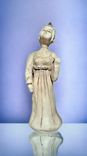 Statue Ancienne, Bonnet Phrygien Et Robe De Paysane.(B3)