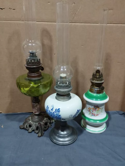 lot de trois anciennes lampes à pétrole