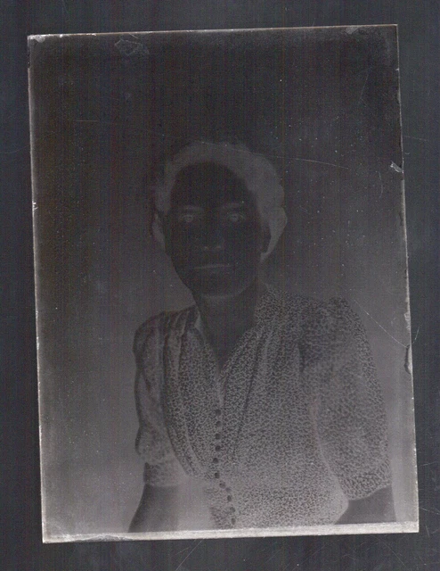 Glass photo plate - women's (Ref. 18)