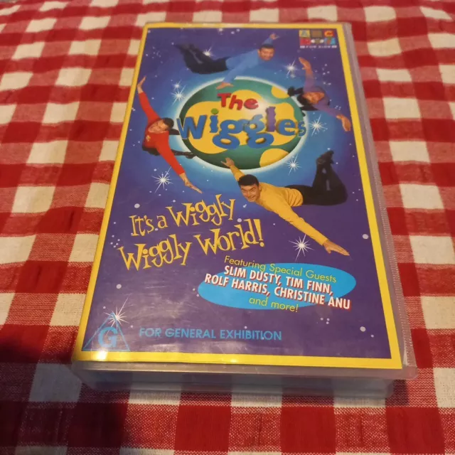 😇 VHS The Wiggles It's A Wiggly Wiggly World ABC Kids Video 2000 Original Cast