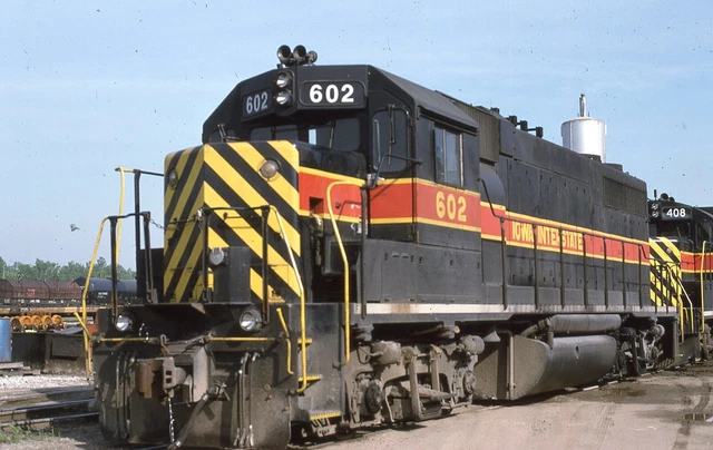 IAIS GP38 - Number -602 w/Another - ORIG - KR - ralx665