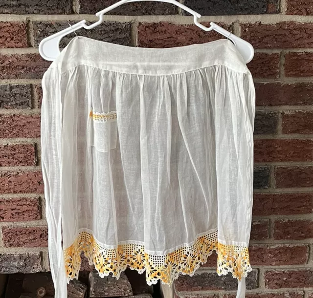 Vintage Hand Crocheted Cotton Apron White Yellow 20” X 28” Pocket
