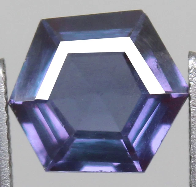 Alexandrite Naturelle Taille Trillion – Pierre Précieuse Rare Changeant De Couleur, Qualité Excellente