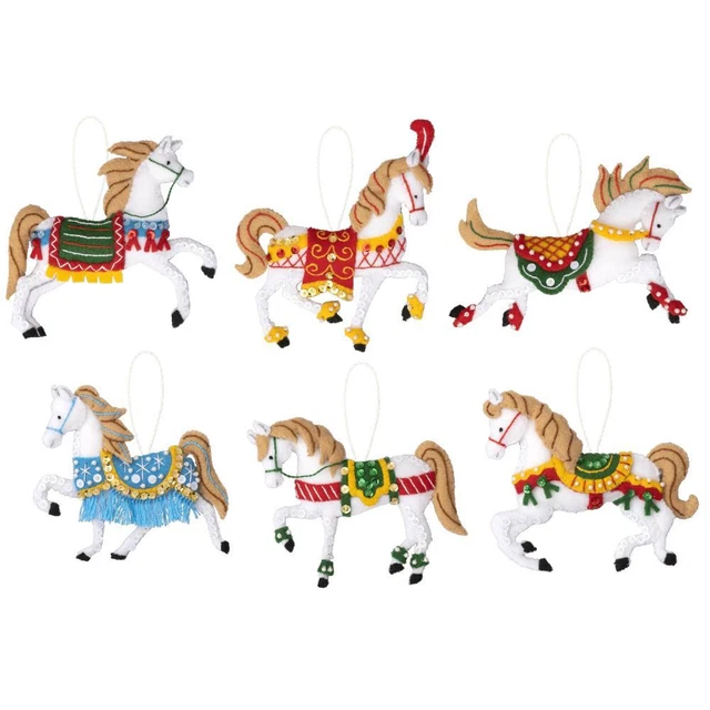 Hazlo tú mismo Bucilla Holiday Caballos Navidad Fieltro Kit 89638E