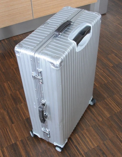 RIMOWA CLASSIC FLIGHT Multiwheel Trolley 77 silber