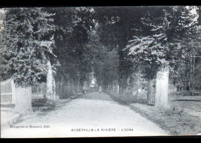 ANGERVILLE-LA-RIVIERE (91) ALLEE animée en 1922