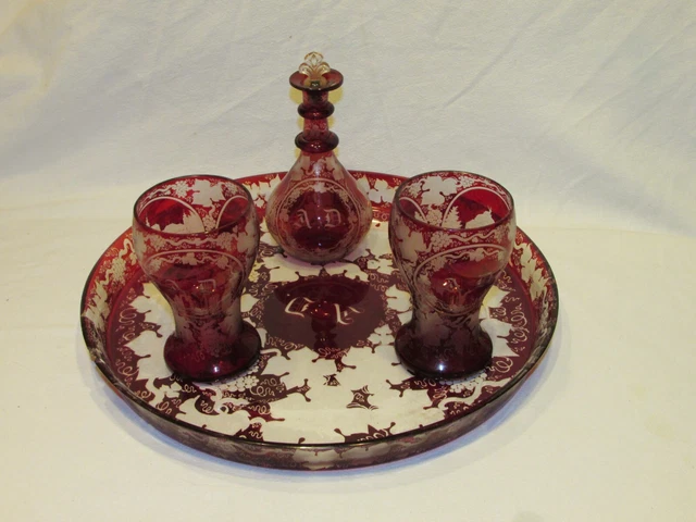 1 PLATEAU 2 VERRES 1 CARAFE CRISTAL DE BOHEME ROUGE ANCIEN 19ème  siècle