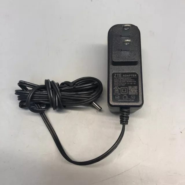 Adaptador de CA ZTE RJ-AS050200U004-A 5V 2A