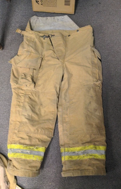 Fire Master Janesville FireFighter Bunker TurnOut Gear Pants  2008 40/30
