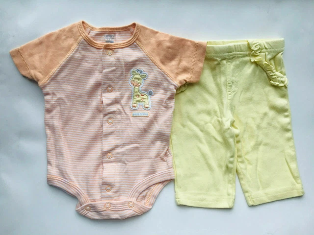 Baby Girl's Size 3M 0-3 Months Two Piece Giraffe Carter's Top + Yellow Pants