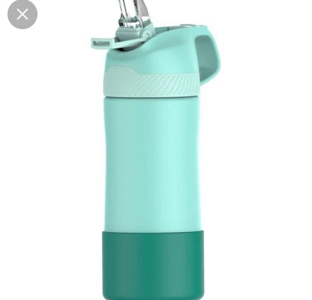 Botella de agua verde