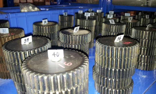 Corona Modulo 1,5 In ACCIAIO C45 Numero Denti Z=127 ATTI Corone A - Foto 3