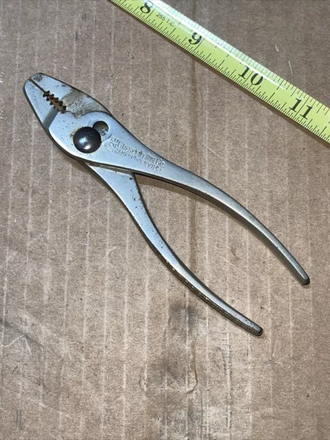Vintage Crescent USA L-25 5-1/2 In Thin Nose Slip Joint Pliers