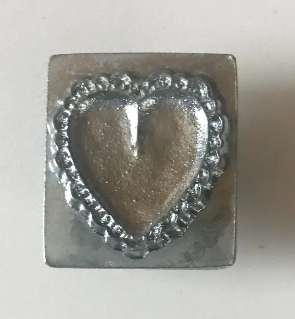 O85 Heart Leather Stamp 68085-00