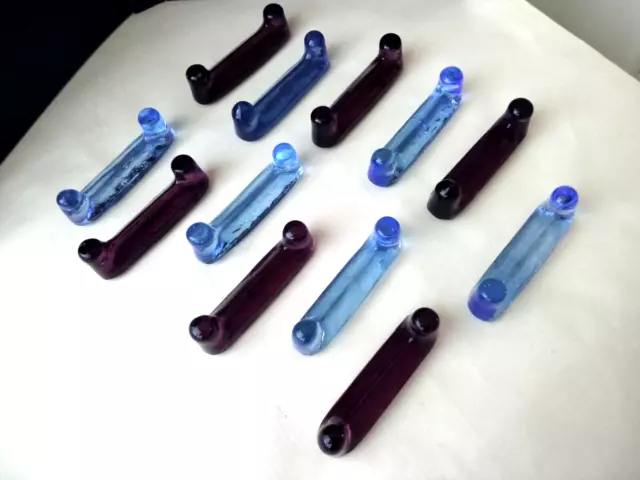 12 porte couteaux en verre de 2 couleurs