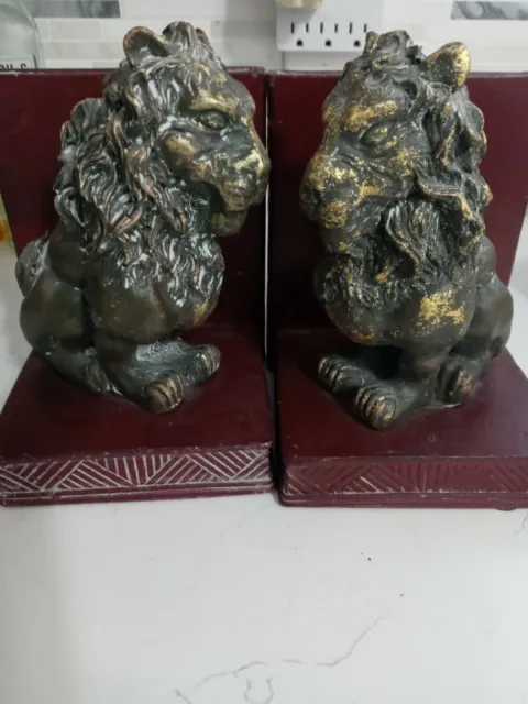Cast Iron Pair Of Heavyweight Sitting Lions Bookends 2