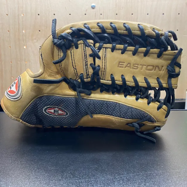 Easton Professional K-PRO 82 Steer Hide Baseball/ Softball Glove RHT Right Hand