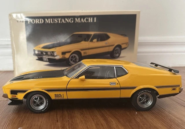 AUTOART 1/18 FORD Mustang MACH 1 Yellow 1971 Missing 1