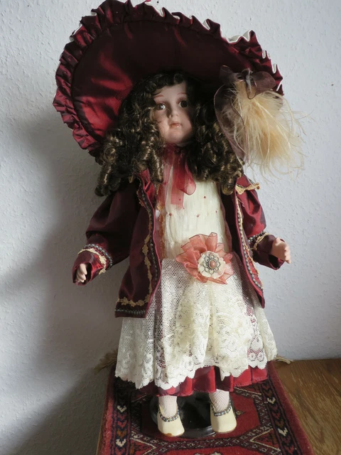 TingHaoO Viktorianische Porzellanpuppe – Elegante Sammlerpuppe Aus Keramik Mit Stoffkleid, Ca. 30 Cm, Perfekt Als Schreibtischdeko Oder