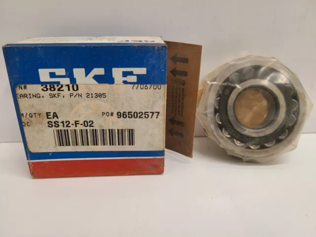 New In Box! Skf Roller Bearing 21305 Cc