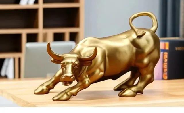 Wall Street Bulle in Gold Figur Deko Statue Stier Gold