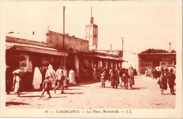 CPA AK MAROC CASABLANCA - La Place MARRAKECH (93427)