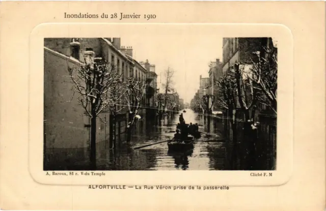 CPA AK ALFORTVILLE La Rue Véron prise de l passerelle Inondations 1910 (671735)