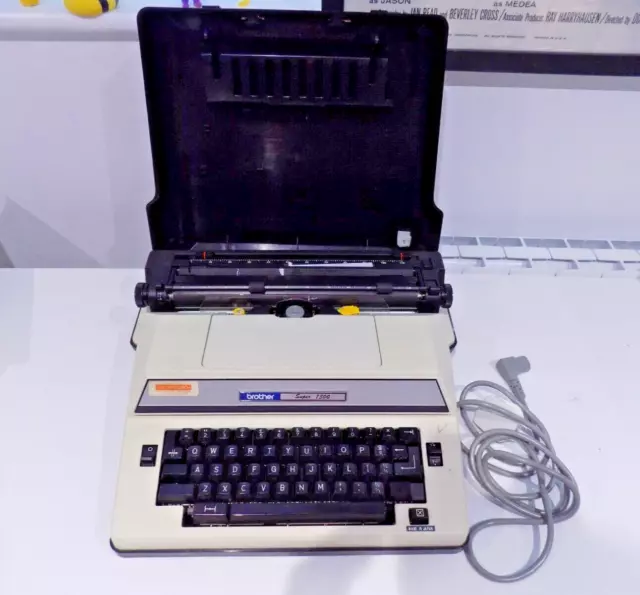 Brother 7300 Vintage Electronic Typewriter Portable with Carry Case FAULTY PARTS