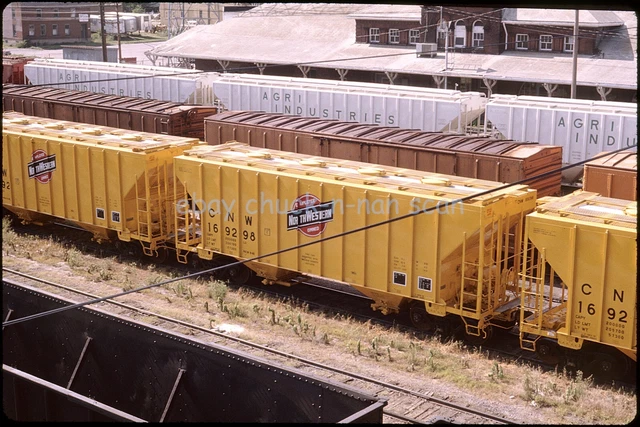 Orig Slide Chicago & North Western CNW 169298 Covered Hopper Marshalltown IA '81
