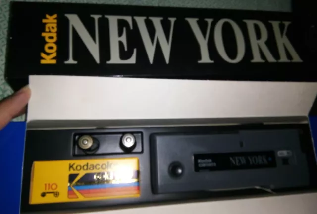 KODAK  new york camera MACCHINA FOTOGRAFICA vintage 70 nuova Mint con scatola