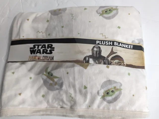 Disney  Star Wars  Happy Threads Mandalorian Plush Reversible Blanket  35"x35"