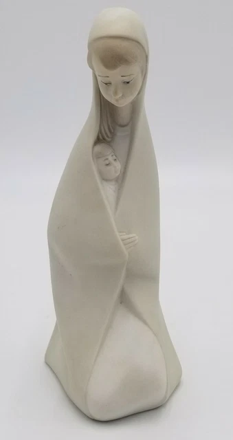 Lladro Figurine Madonna and Child  7 1/2 " Tall