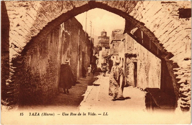 CPA AK MAROC TAZA - Une Rue de la Ville (92732)
