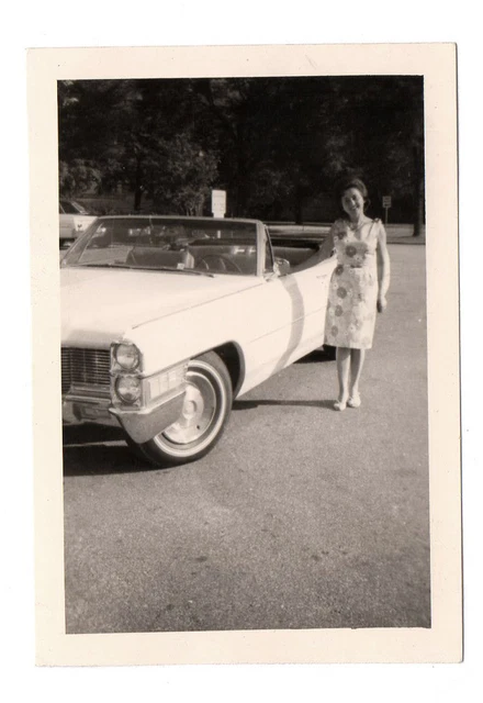 ANTIQUE PHOTO American Automobile Car USA Portrait circa 1960 Woman