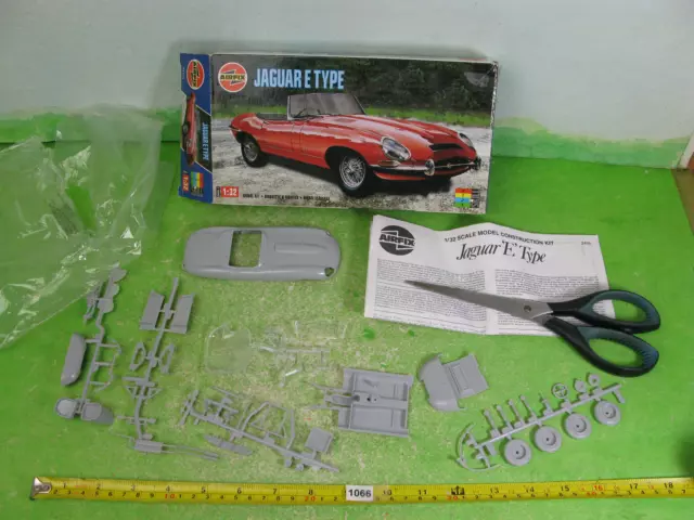 vintage airfix model kit 1/32 car jaguar E type 1066