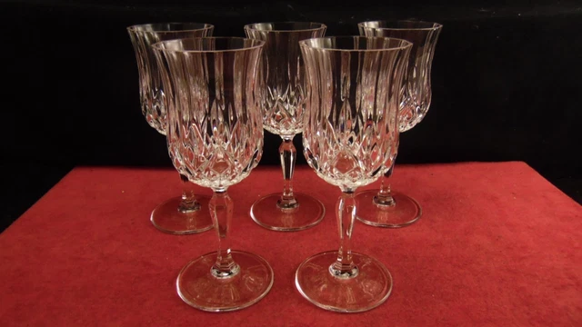 Service de 5 verres à vin blanc en cristal d'Arques modèle Opera