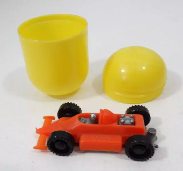 Ancien jouet KINDER montable - Voiture F1 LOTUS MK2 (?) orange - Châssis métal