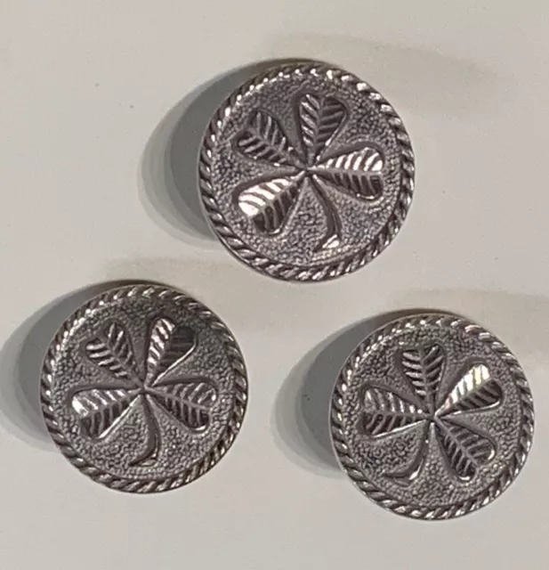BOUTONS  DE COLLECTION  ANCIENS  TRÈFLE PORTE BONHEUR DIAMÈTRE 10 mm MÉTAL