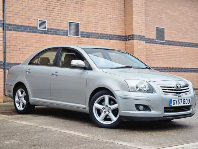 Silver Toyota Avensis D-4D Diesel 2.2L T-Spirit