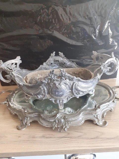 ANCIENNE GRANDE JARDINIÈRE en fonte décor rocaille style louis XV Fin