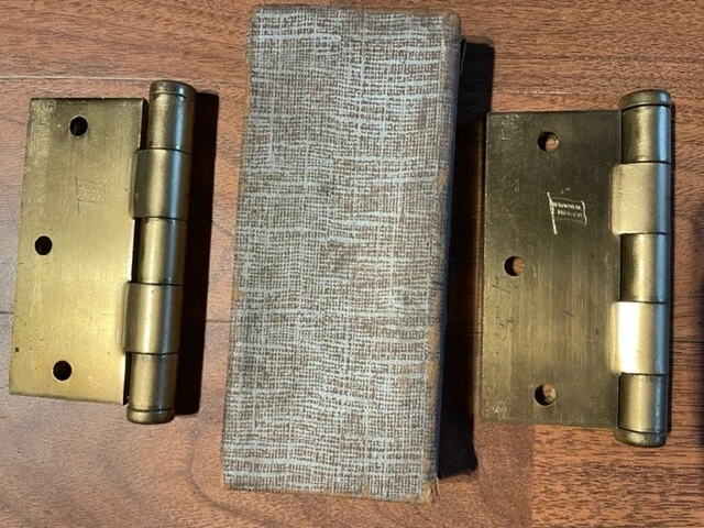 VTG NATIONAL MFG CO BUTTON TIP DULL BRASS BUTTS 512 3 1/2" x 3 1/2" HINGES HINGE