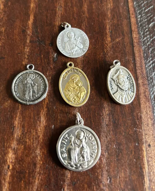 Juego de 5 medallas santas católicas de colección; José; Francisco; Gerardo; Ignacio; Antonio