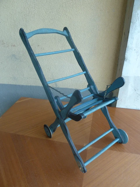 Petite Chaise Ancienne – Jouet Enfant Vintage – Objet De Collection
