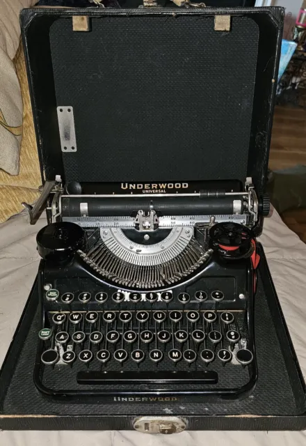Vtg 1936 Underwood Model F Four Bank Manual Typewriter Black W/ Black Keys Case