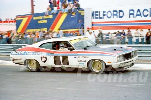 PHOTO/PRINT - Allan Moffat, FORD XC Falcon - Sandown 11th November 1977, Racing