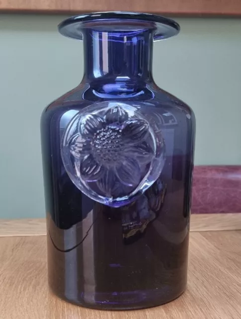 Dartington Glass Vase /Flower Bottle Anemone in Amethyst, Purple 8" / 20cm