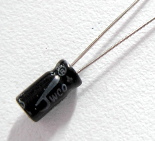 Condensateur électrolytique 16V 33uF 8x4mm Radial Capacitor Aluminium